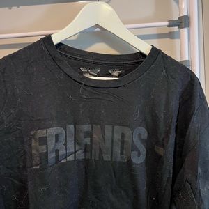 Vlone friends Tshirt in Black size US: XL